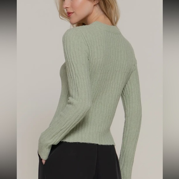 Active USA Long Sleeve Ribbed Crew Neck Sweater B
Sage Green Multiple Szs NWT - Picture 8 of 8